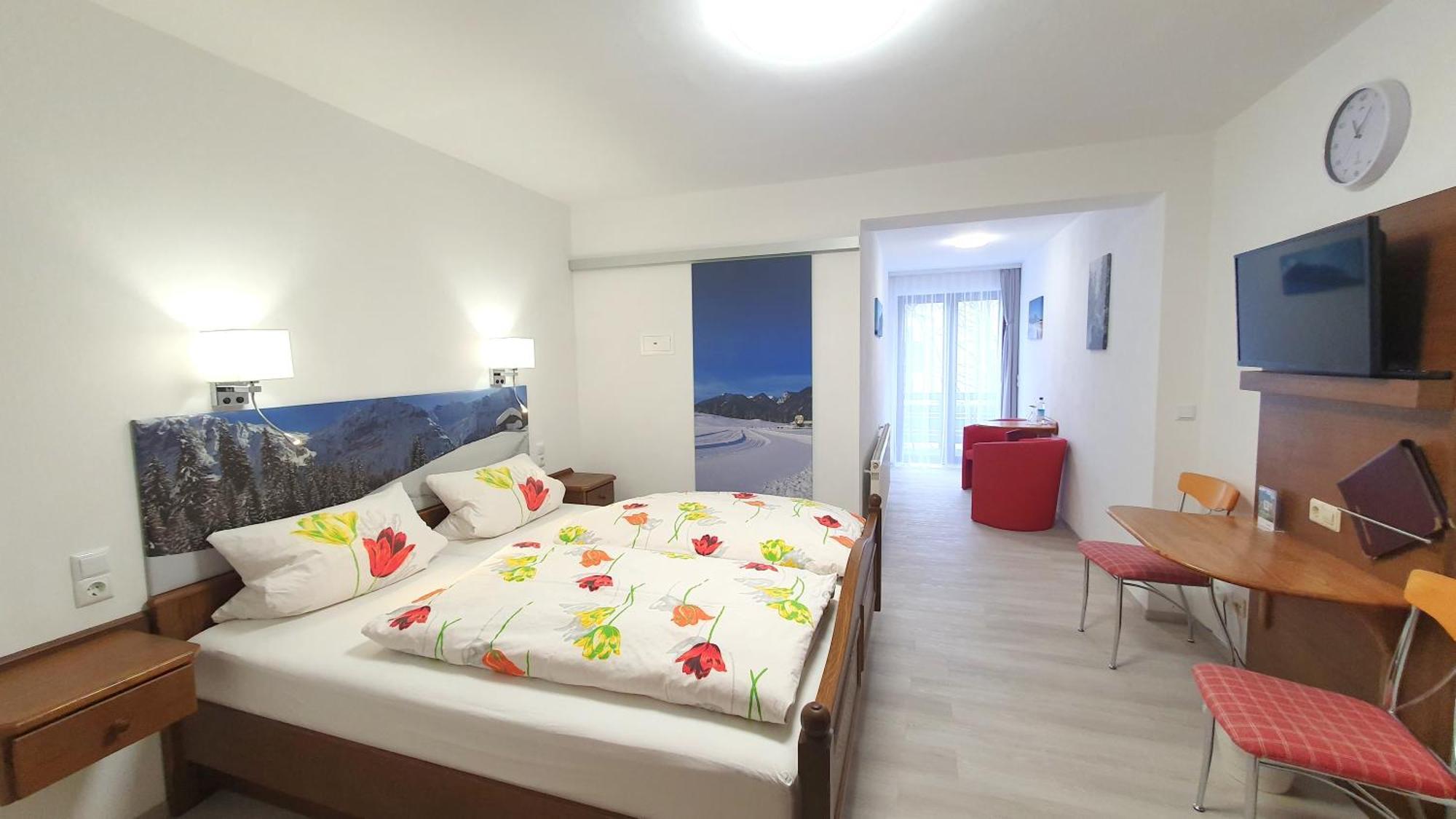 Hotel Garni Haus Alpine - Chiemgau Karte Inkl Ruhpolding Bagian luar foto
