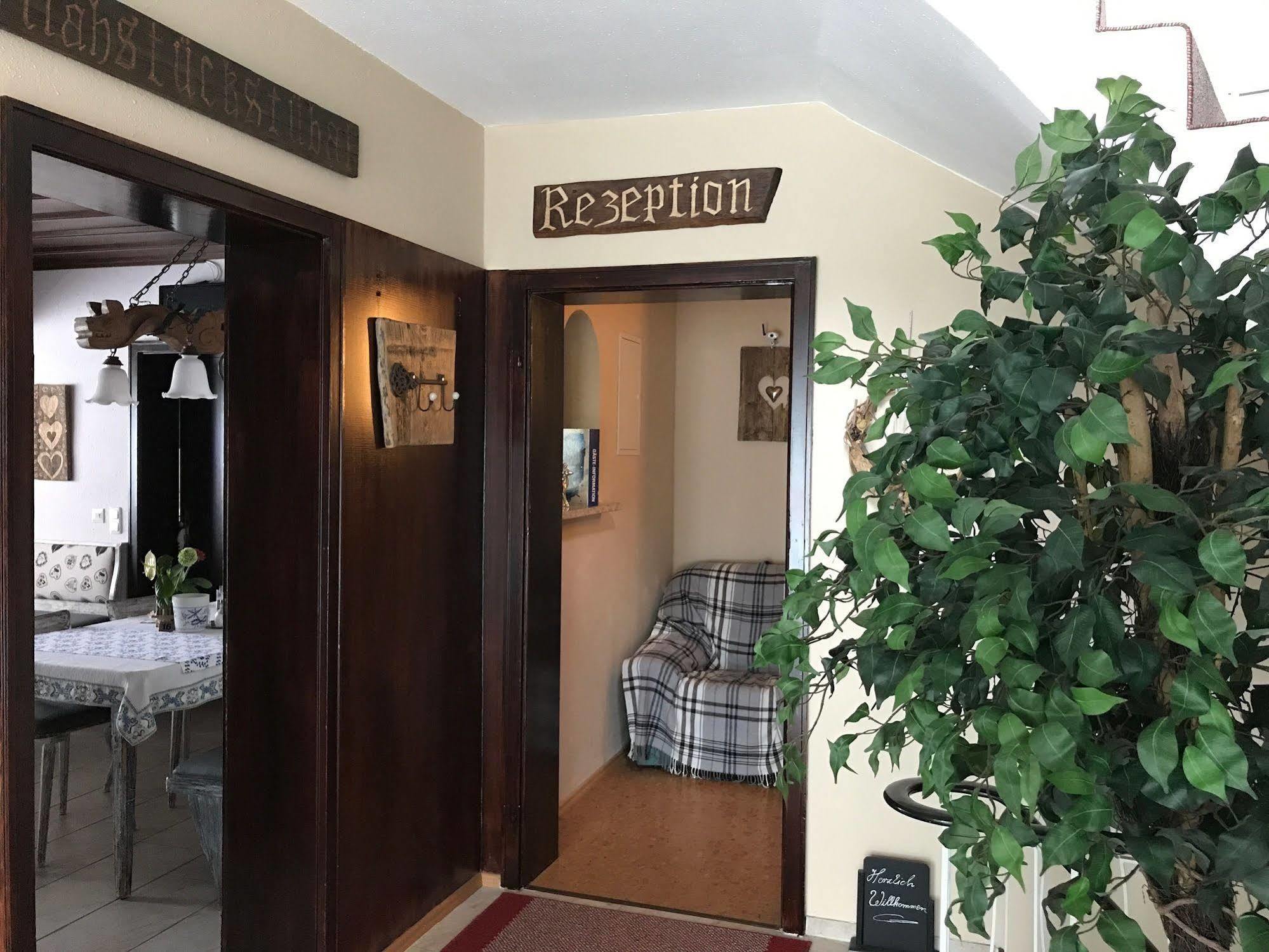 Hotel Garni Haus Alpine - Chiemgau Karte Inkl Ruhpolding Bagian luar foto