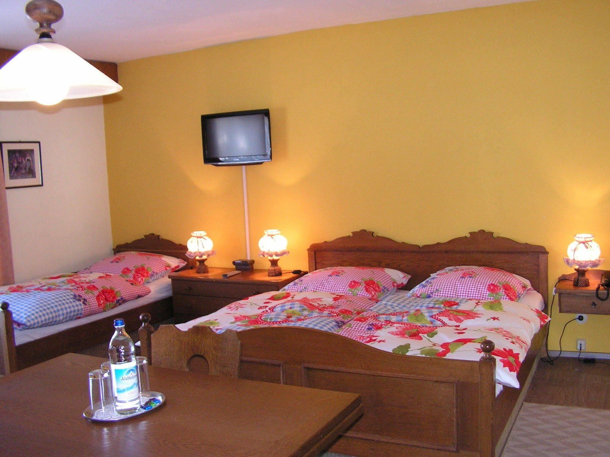 Hotel Garni Haus Alpine - Chiemgau Karte Inkl Ruhpolding Bagian luar foto